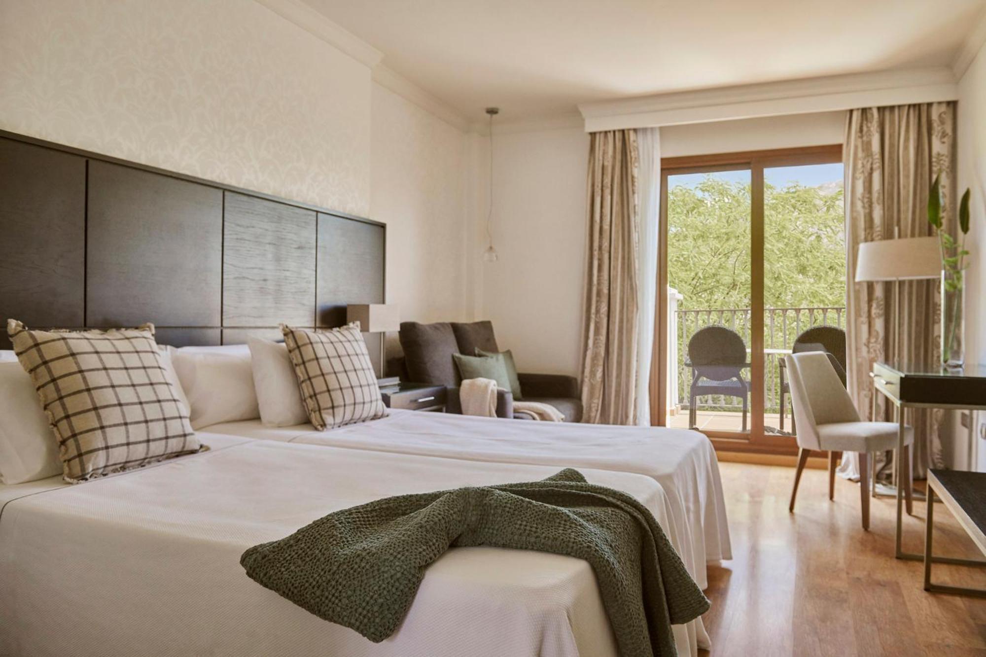 B Bou Hotel La Vinuela & Spa Exterior photo